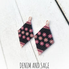 Load image into Gallery viewer, Rose gold flower beaded delica earrings. Indigenous Handmade