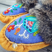 Load image into Gallery viewer, Custom Adult Beaded Moccasins