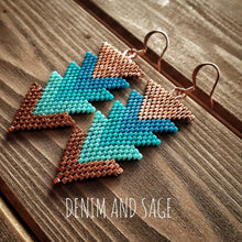 Load image into Gallery viewer, Turquoise and copper arrow beaded earrings. Indigenous handmade.