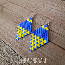 Load image into Gallery viewer, Yellow and cyan blue earrings. Indigenous handmade.
