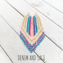 Load image into Gallery viewer, Summer ombre dangle beaded earrings. Indigenous handmade.
