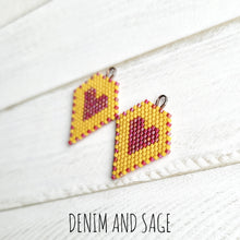 Load image into Gallery viewer, Mustard and pink heart beaded earrings. Indigenous handmade.
