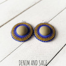 Load image into Gallery viewer, Green and cobalt blue earrings. Indigenous handmade.
