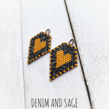 Load image into Gallery viewer, Black picasso and hawthorne heart beaded earrings. Indigenous handmade.
