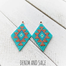 Load image into Gallery viewer, Turquoise ombre and copper beaded earrings. Indigenous handmade.

